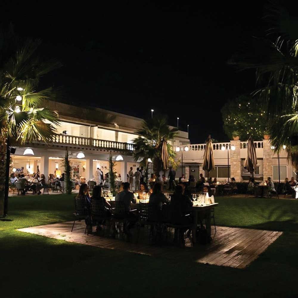 Αίθουσες εκδηλώσεων με συστήματα av από τη Metro